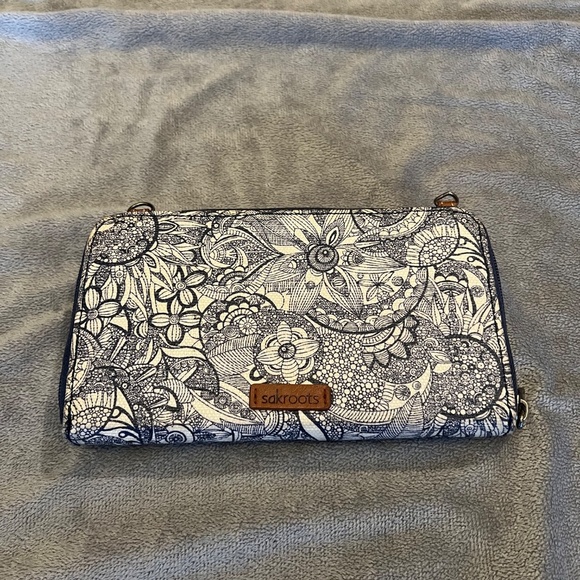 Sakroots Artist Circle Navy/White Clutch Organizer Zip Wallet - Picture 6 of 10